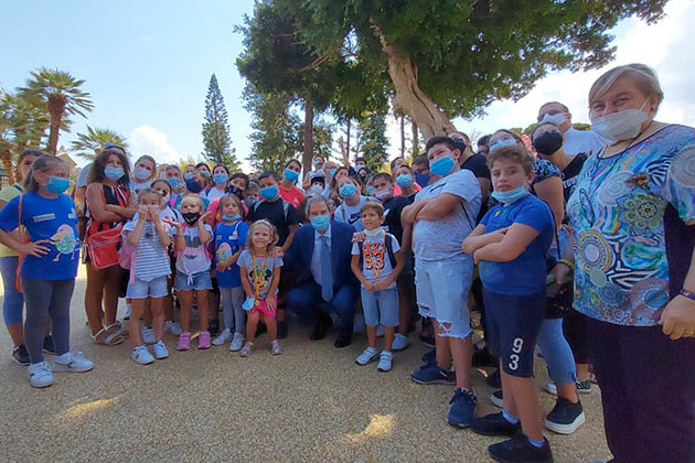 Giardini Orléans, Musumeci accoglie bambini dei quartieri Roccella e Sperone di Palermo